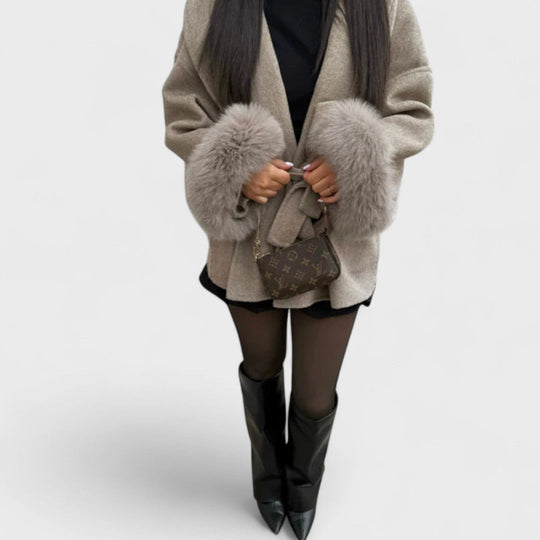 Ivy™ | Elegant coat with eco-fur details