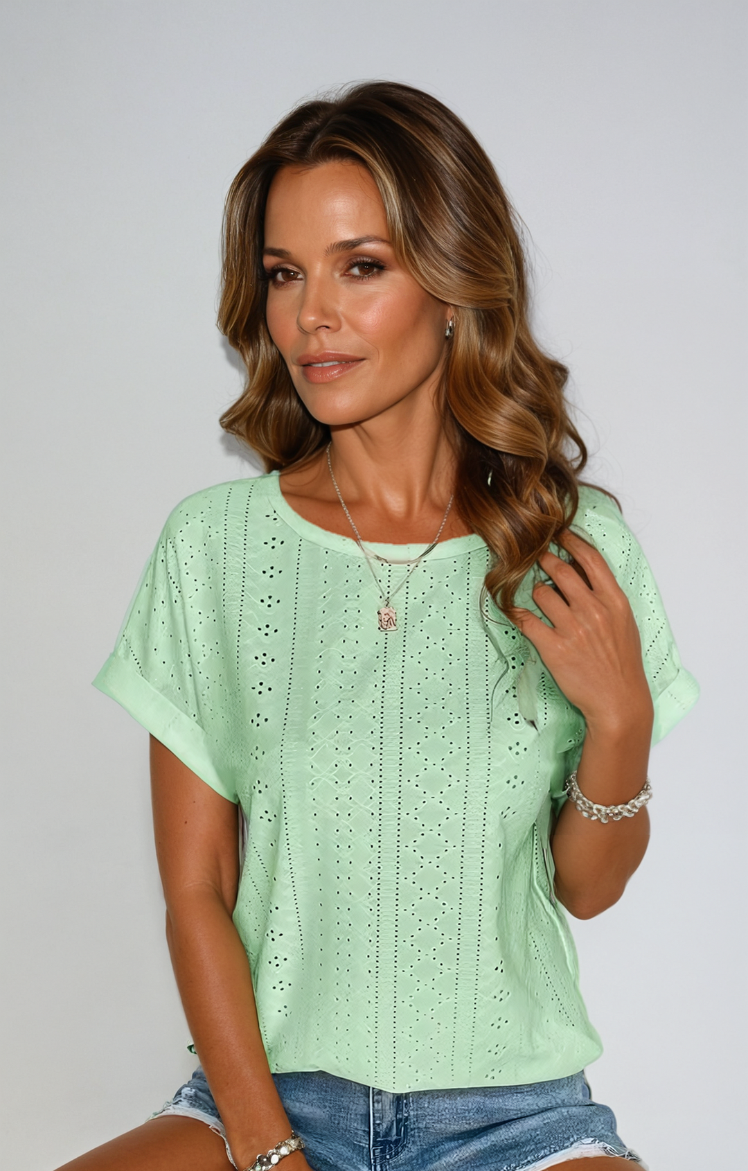 Riza | Casual Eyelet Top