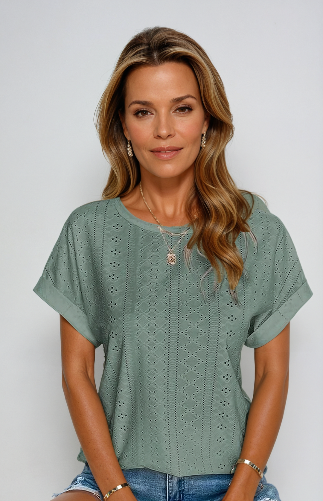 Riza | Casual Eyelet Top